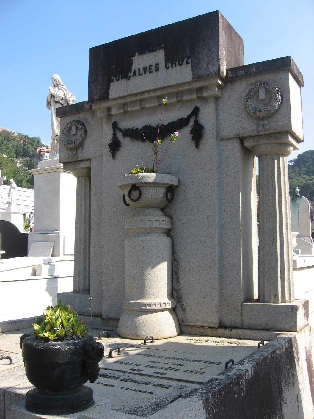 Oswaldo Cruz's tomb (5).JPG